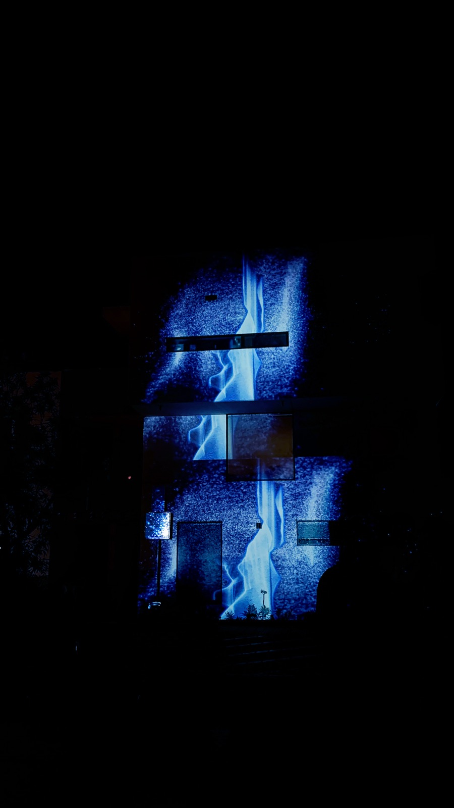 Morphé Aquatiqué performance with projection-mapped visuals
